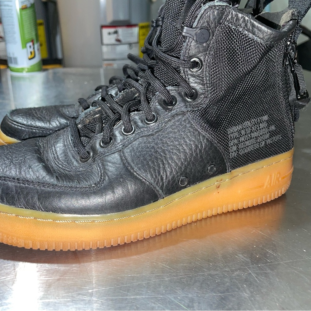 Size 7 Nike SF Air Force 1 Mid Shoes Black Gum